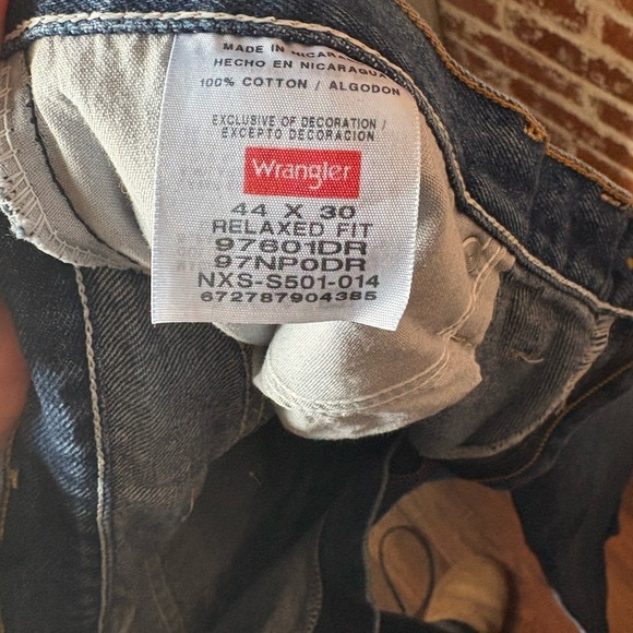 Wrangler dark wash relaxed fit jeans - Picture 8 of 8